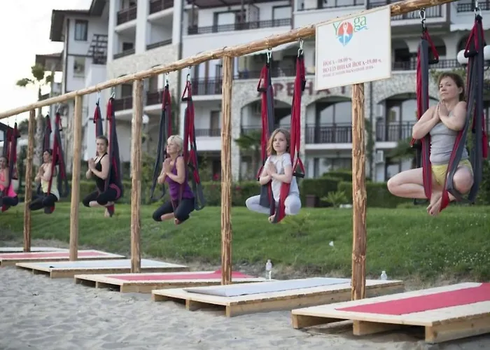 Апартхотел Apartello⊛com Diamond - Private Near Marina Dinevi In 4*